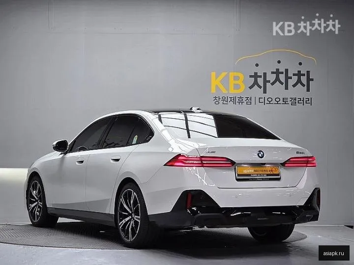 BMW 5-Series 6