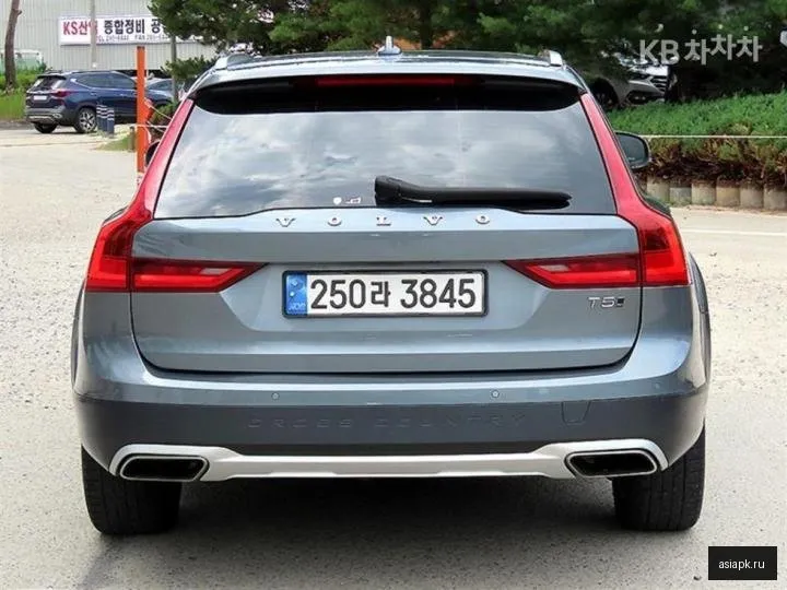 Volvo V90 4