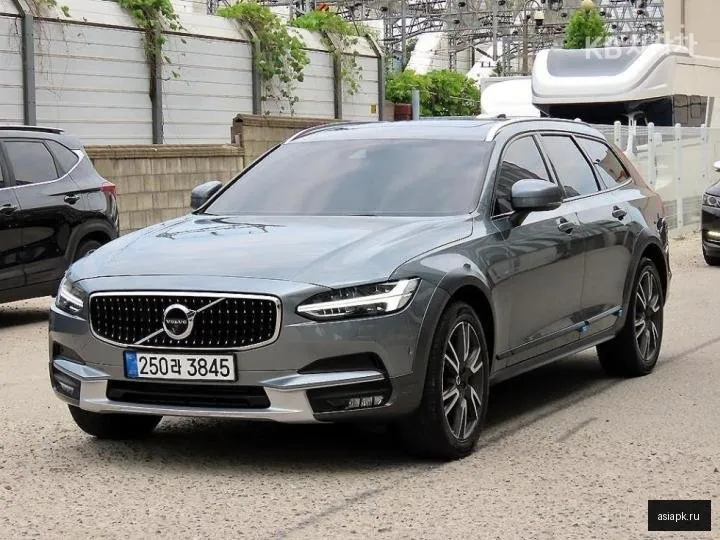 Volvo V90 2