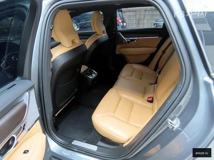 Volvo V90 6