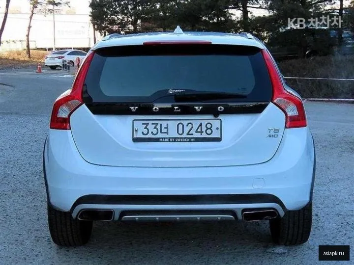 Volvo V60 4