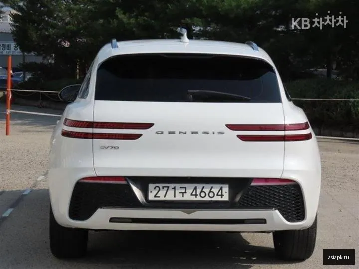 Genesis GV70 4