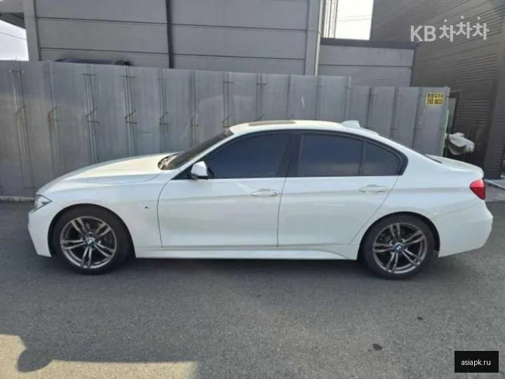 BMW 3-Series 2