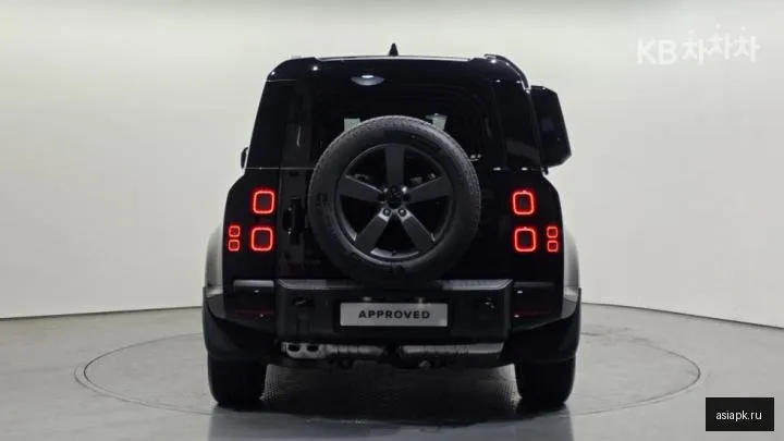 Land Rover Defender 5
