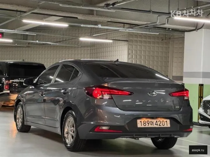 Hyundai Avante 4