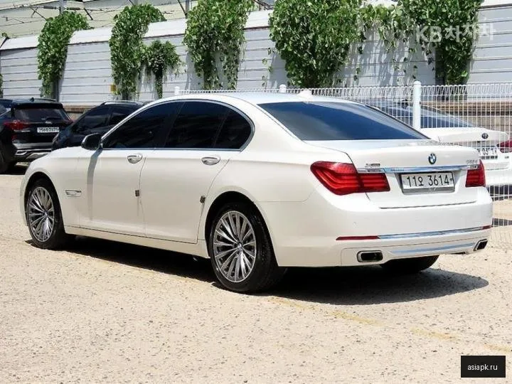BMW 7-Series 3