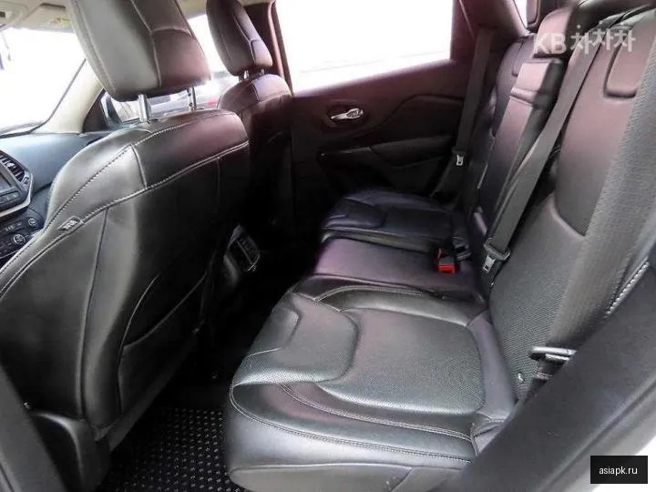 Jeep Cherokee 6