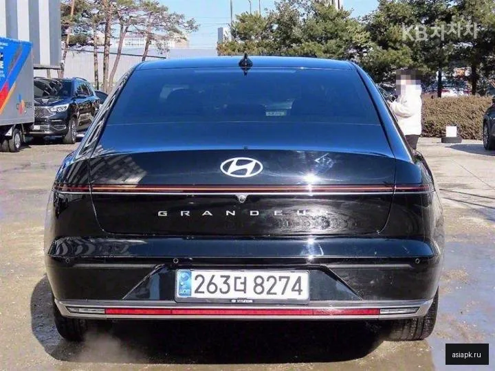Hyundai Grandeur 4