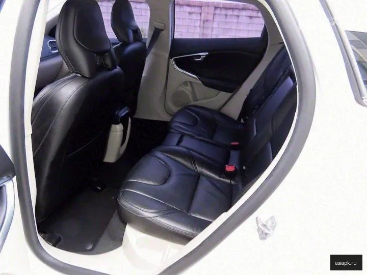 Volvo V40 6