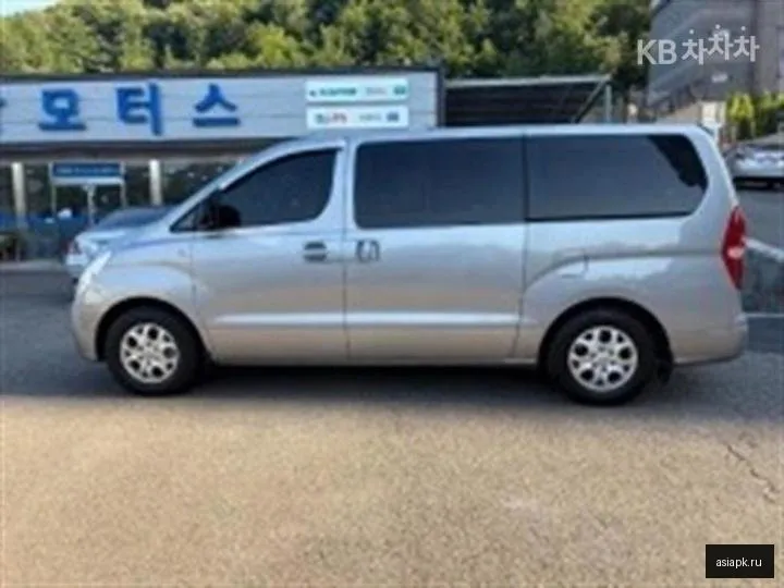 Hyundai Starex 4