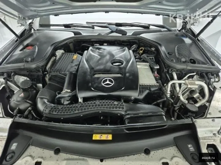 Mercedes-Benz E-Class 5