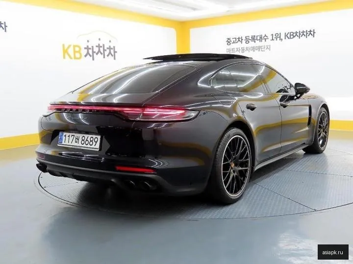 Porsche Panamera 4