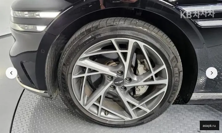 Genesis G90 5