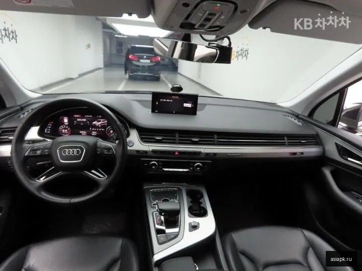 Audi Q7 6