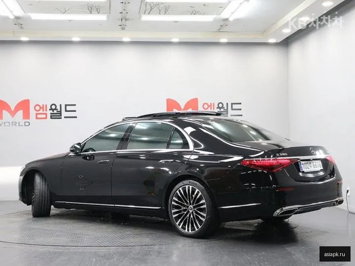 Mercedes-Benz S-Class 4