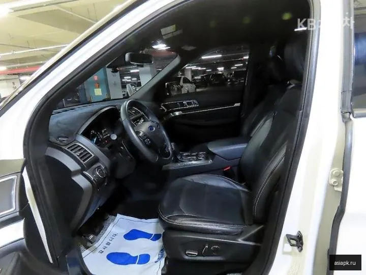 Ford Explorer 6