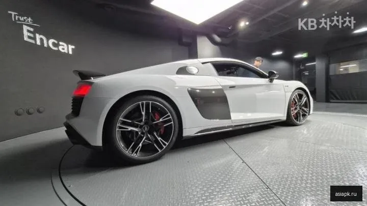 Audi R8 4