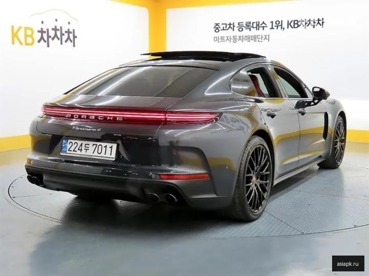 Porsche Panamera 4