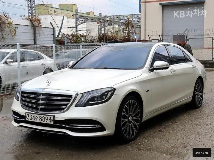 Mercedes-Benz S-Class 2