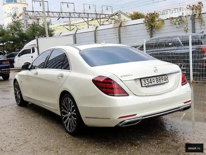 Mercedes-Benz S-Class 3