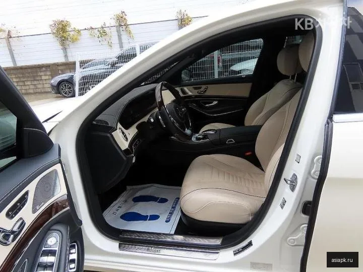 Mercedes-Benz S-Class 5