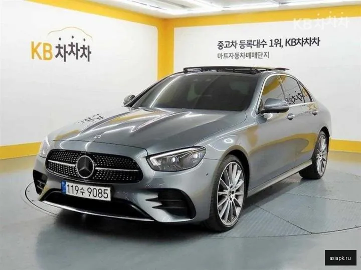 Mercedes-Benz E-Class 2