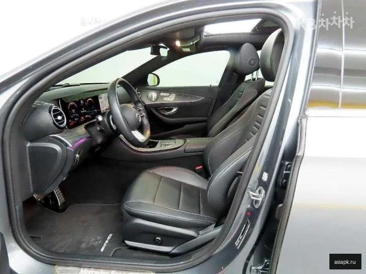 Mercedes-Benz E-Class 5