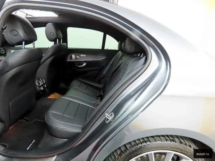Mercedes-Benz E-Class 6