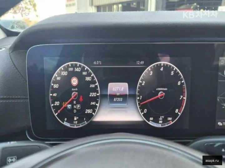 Mercedes-Benz E-Class 5