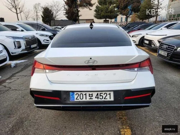 Hyundai Avante 4