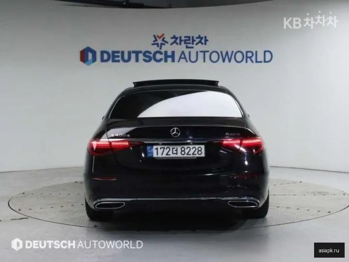 Mercedes-Benz S-Class 4