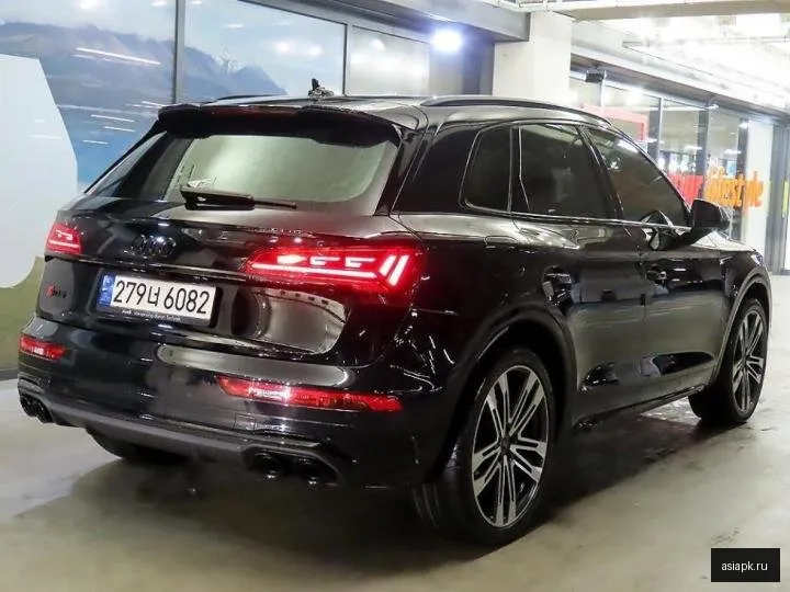 Audi SQ5 4
