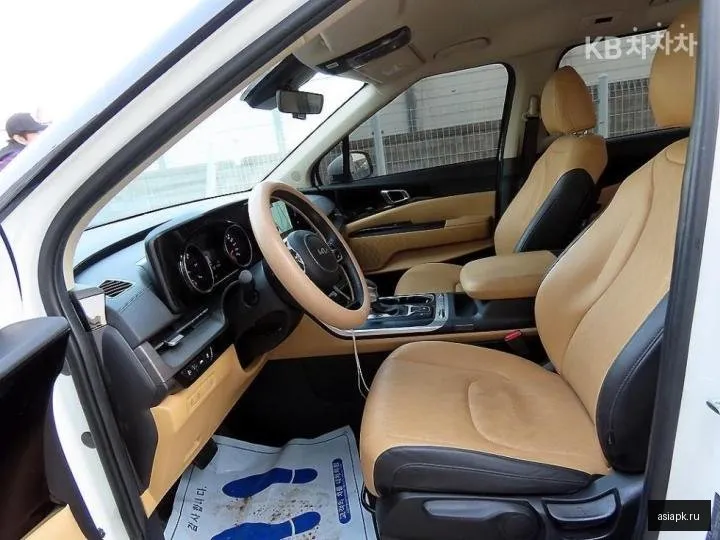 Kia Carnival 5