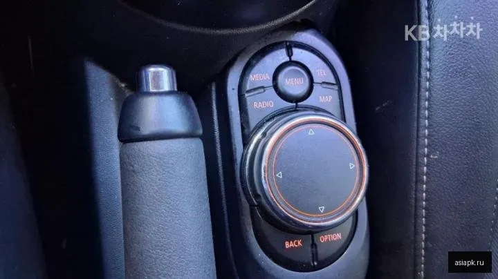 MINI Hatch 5