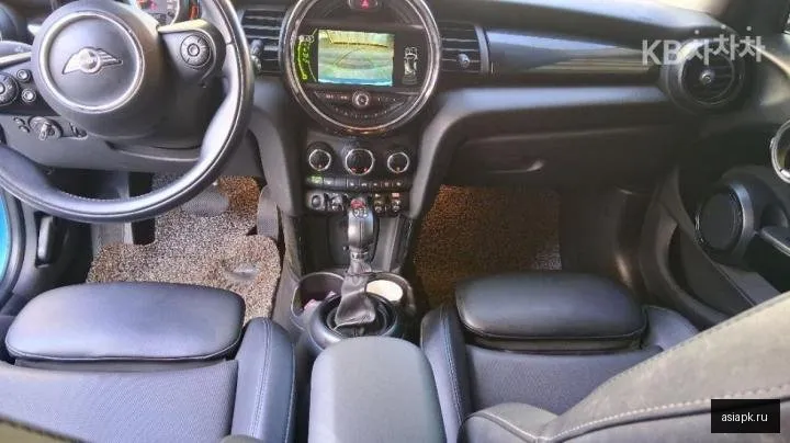 MINI Hatch 6