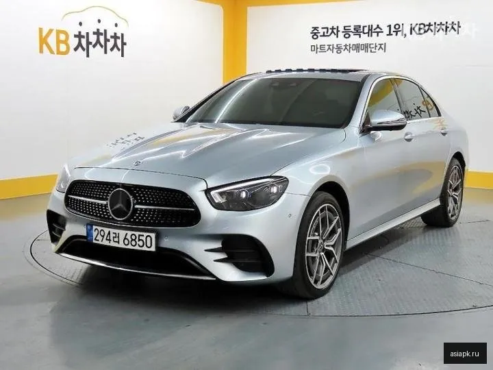 Mercedes-Benz E-Class 2