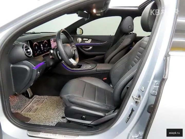 Mercedes-Benz E-Class 5
