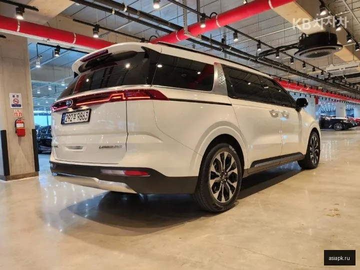 Kia Carnival 4