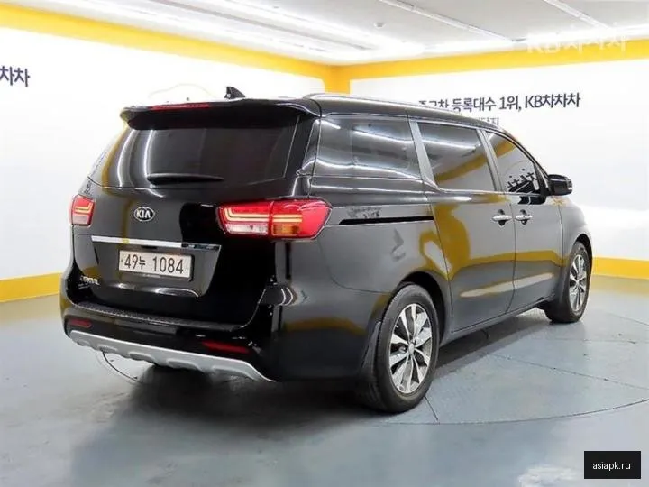 Kia Carnival 4