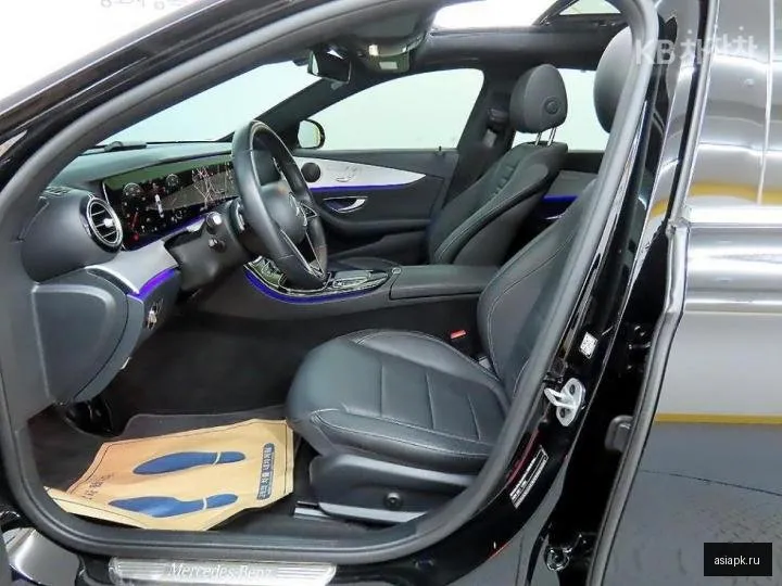 Mercedes-Benz E-Class 5