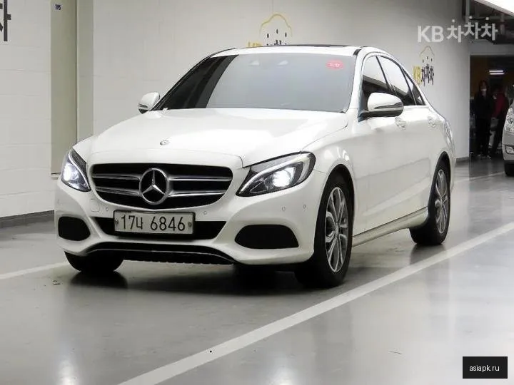 Mercedes-Benz C-Class 2
