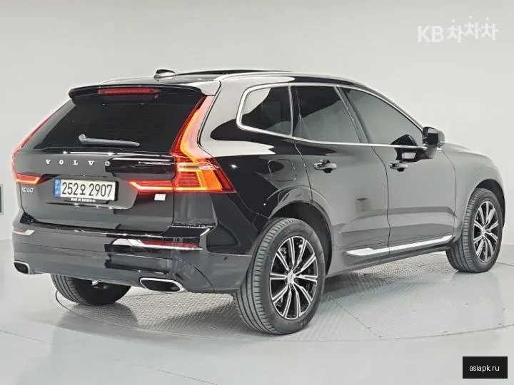 Volvo XC60 4