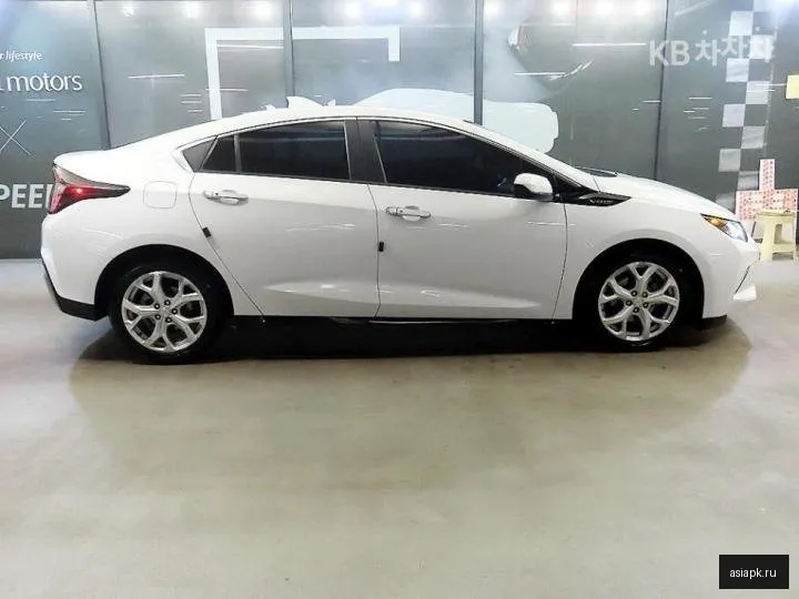 Chevrolet Volt 3
