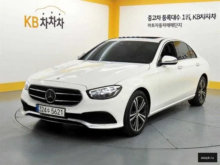Mercedes-Benz E-Class 2