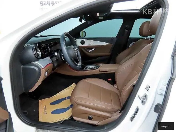 Mercedes-Benz E-Class 5