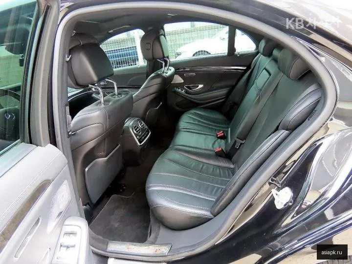 Mercedes-Benz S-Class 4