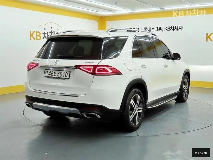 Mercedes-Benz GLE-Class 4