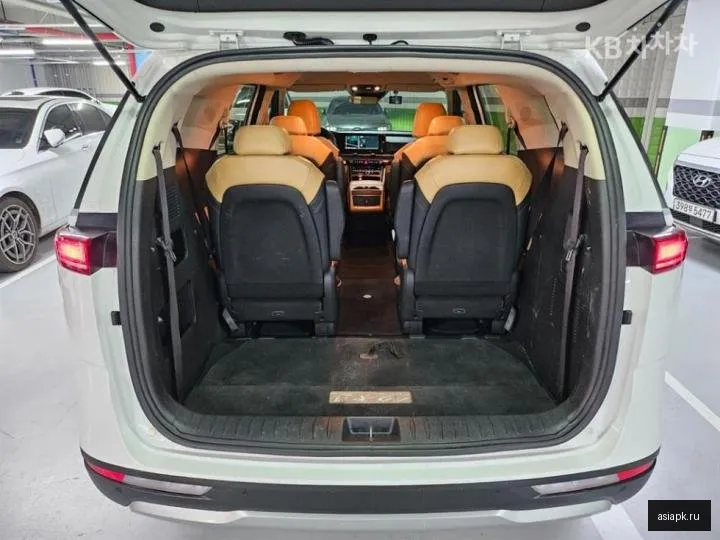 Kia Carnival 5