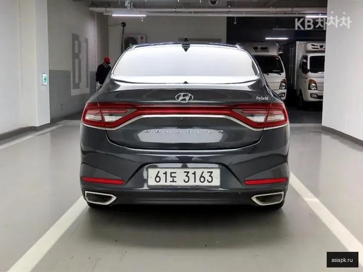 Hyundai Grandeur 3
