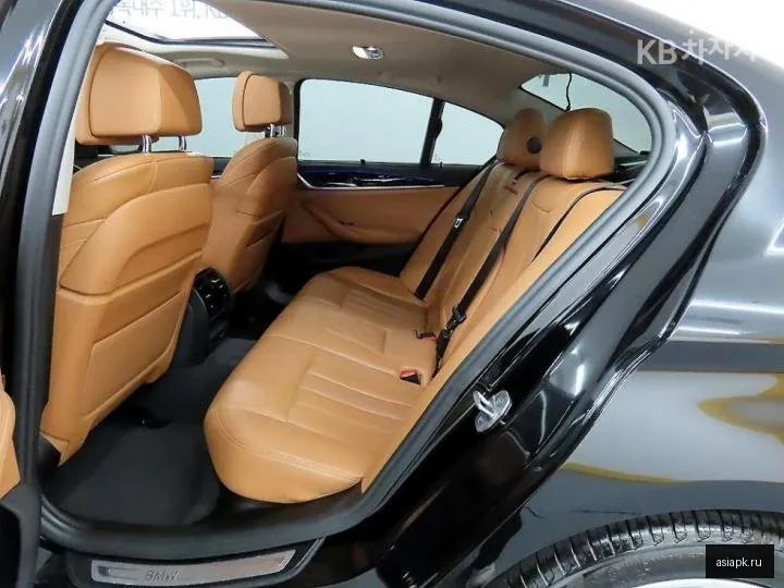 BMW 5-Series 6